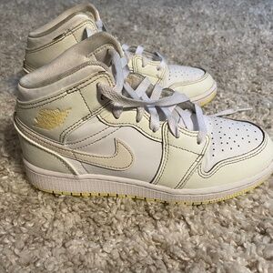 Nike Air Jordan (Big Kid, Size 3.5)